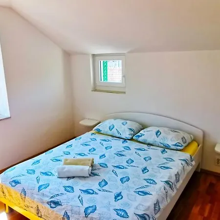 Pirja Lägenhet Split